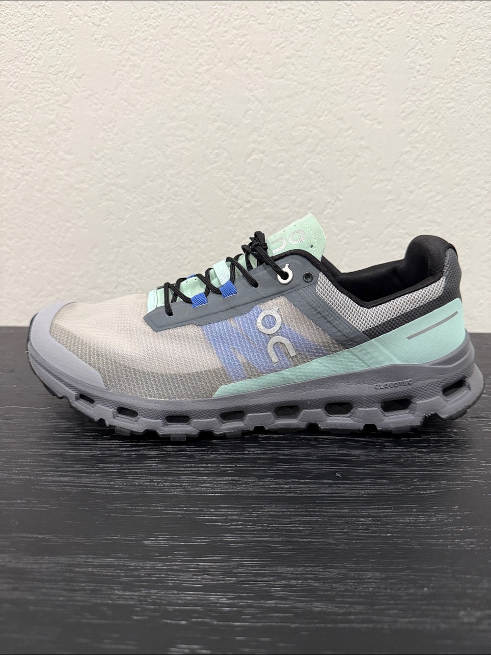 On Running Men’s Size 9.5 Cloudvista Sneakers - Alloy Black ( Mint/Gray/Blue)